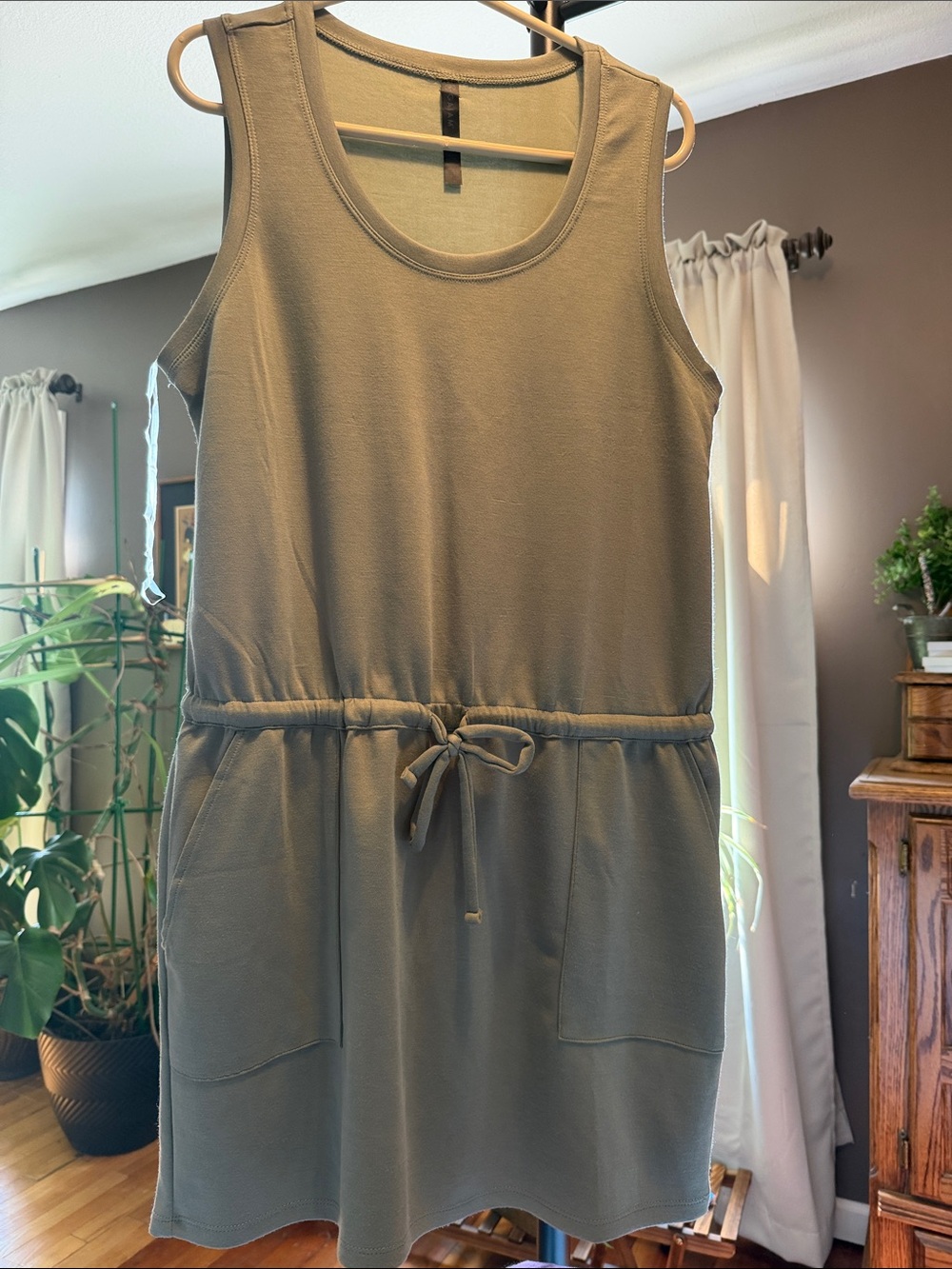 NWOT GAIAM Uptown Lounge Hudson Drawstring Dress in Seagrass